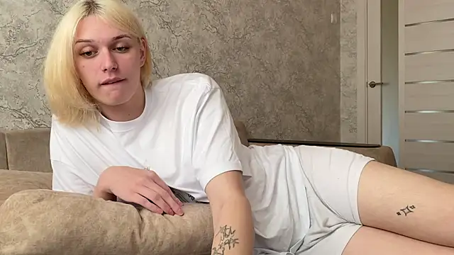 Snapshot of evelina228 chatting on September 30, 2025, 6:51 am evelina228 online show from September 30, 2025, 6:51 am