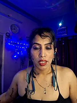 Snapshot of Love_Beauty01 chatting on March 8, 2026, 6:44 pm Love Beauty01 online show from March 8, 2026, 6:44 pm