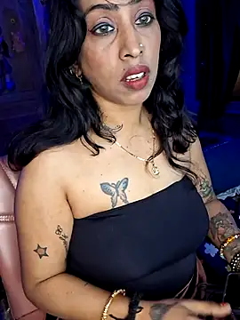 Snapshot of Love_Beauty01 chatting on March 20, 2026, 6:46 pm Love Beauty01 online show from March 20, 2026, 6:46 pm