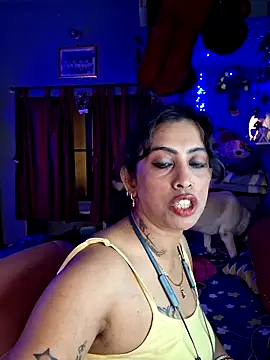 Snapshot of Love_Beauty01 chatting on March 25, 2026, 7:09 pm Love Beauty01 online show from March 25, 2026, 7:09 pm