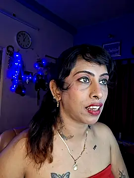 Snapshot of Love_Beauty01 chatting on April 12, 2026, 6:57 pm Love Beauty01 online show from April 12, 2026, 6:57 pm