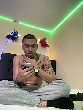 AlphaMasterXxx online show from December 19, 2025, 7:26 am