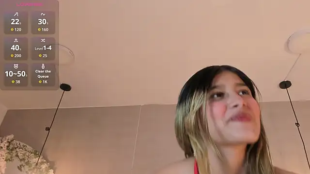 im sofii18 online show from September 18, 2025, 7:49 pm
