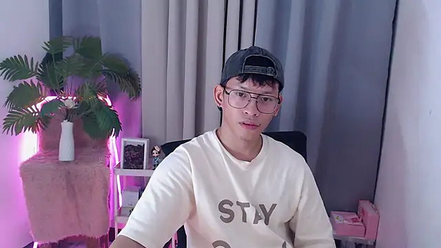 Snapshot of pinkcock_froi2305 chatting on February 3, 2026, 6:40 am pinkcock froi2305 online show from February 3, 2026, 6:40 am