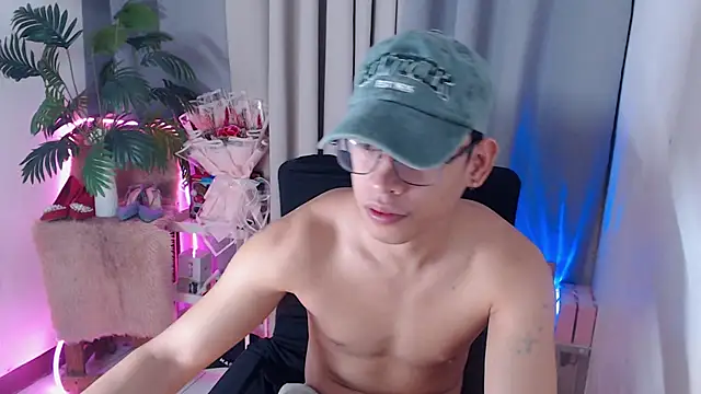 Snapshot of pinkcock_froi2305 chatting on February 21, 2026, 2:56 am pinkcock froi2305 online show from February 21, 2026, 2:56 am