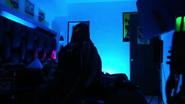 logan hugh8 online show from February 23, 2026, 6:05 pm