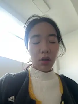 luluya1314 online show from November 13, 2025, 2:21 am