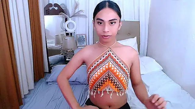 scarlet smith7 online show from April 5, 2026, 1:19 pm