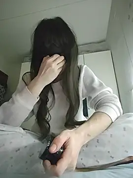 Snapshot of SweetSun69 chatting on February 4, 2026, 9:31 pm SweetSun69 online show from February 4, 2026, 9:31 pm