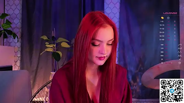 GildedKitten online show from November 24, 2025, 6:18 pm