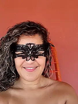 RaphinhaSanches online show from October 6, 2025, 1:41 pm