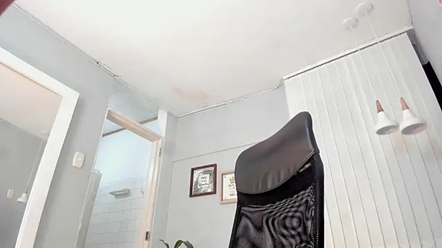 Maddy Norton online show from March 1, 2026, 1:35 pm