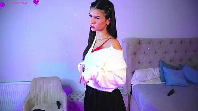 LaylaHoeft online show from October 2, 2025, 3:19 pm