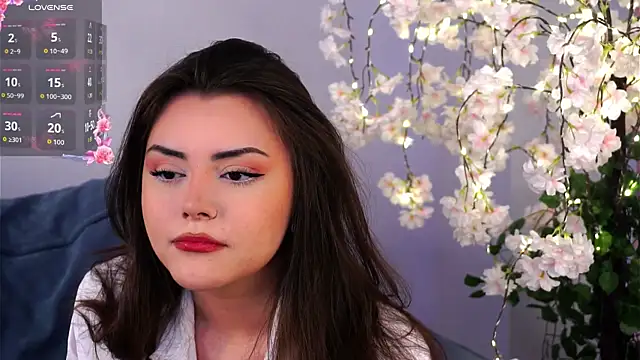 MerlynDinovo online show from November 18, 2025, 8:52 am