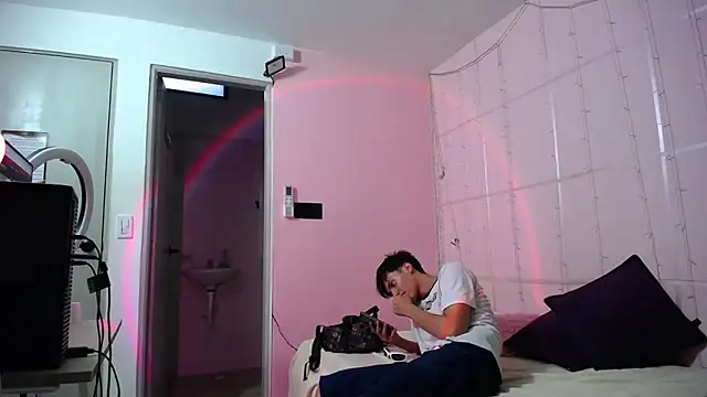 Snapshot of Justin_gray_ chatting on October 3, 2025, 8:39 pm Justin gray  online show from October 3, 2025, 8:39 pm