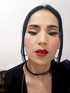 jamila zair online show from November 6, 2025, 1:12 pm