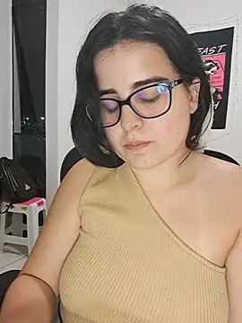 CutteGirl99 online show from September 12, 2025, 1:06 am