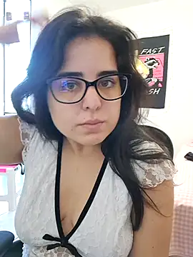 CutteGirl99 online show from September 25, 2025, 1:59 pm