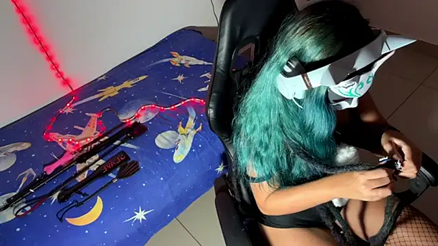 bluesubmissive online show from November 1, 2025, 1:18 am