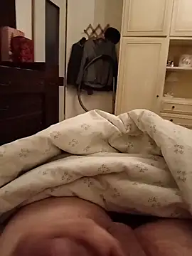 Snapshot of Empi19cm chatting on March 27, 2026, 5:24 am Empi19cm online show from March 27, 2026, 5:24 am