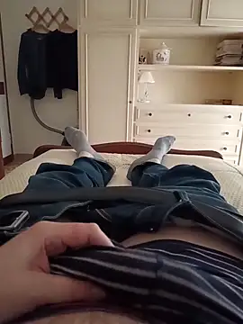 Snapshot of Empi19cm chatting on April 2, 2026, 4:59 pm Empi19cm online show from April 2, 2026, 4:59 pm