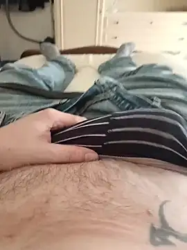 Snapshot of Empi19cm chatting on April 9, 2026, 4:12 pm Empi19cm online show from April 9, 2026, 4:12 pm