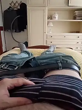 Snapshot of Empi19cm chatting on April 14, 2026, 4:24 pm Empi19cm online show from April 14, 2026, 4:24 pm