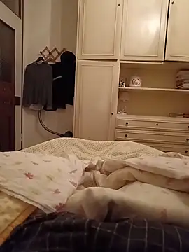 Snapshot of Empi19cm chatting on April 16, 2026, 1:06 am Empi19cm online show from April 16, 2026, 1:06 am