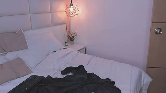 Snapshot of Salome_Smitth_1 chatting on August 6, 2026, 1:51 am Salome Smitth 1 online show from August 6, 2026, 1:51 am