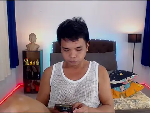 Snapshot of XExtraServiceManX chatting on October 22, 2025, 4:07 pm XExtraServiceManX online show from October 22, 2025, 4:07 pm