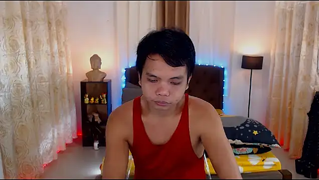 Snapshot of XExtraServiceManX chatting on November 21, 2025, 12:04 pm XExtraServiceManX online show from November 21, 2025, 12:04 pm