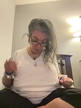 dieseldame1313 online show from January 22, 2025, 7:25 am