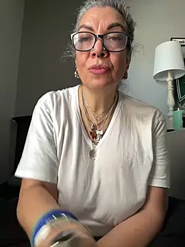 dieseldame1313 online show from February 21, 2025, 3:54 pm