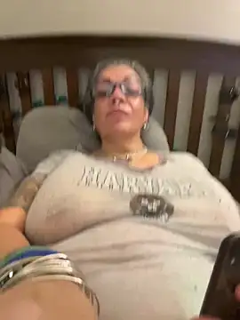 dieseldame1313 online show from February 24, 2025, 4:49 am