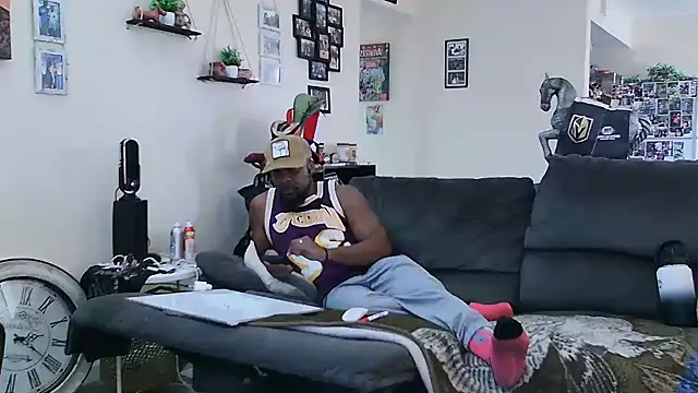 Str8ishVegasGuy online show from October 25, 2025, 8:14 pm