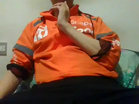 leanhtung123 online show from November 7, 2025, 1:33 pm