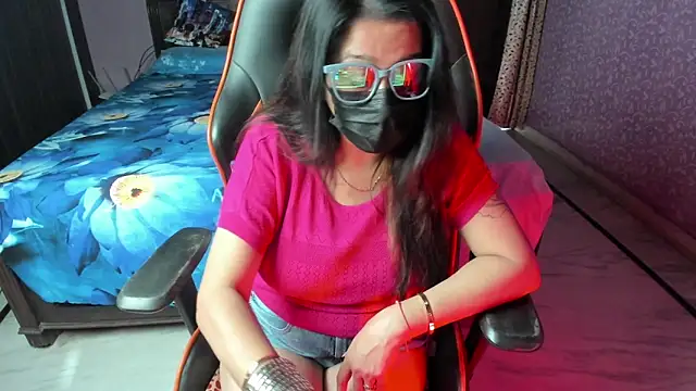 Snapshot of ShylaGill chatting on October 4, 2025, 10:46 am ShylaGill online show from October 4, 2025, 10:46 am