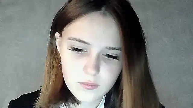 SweetLoraa online show from October 5, 2025, 5:00 pm