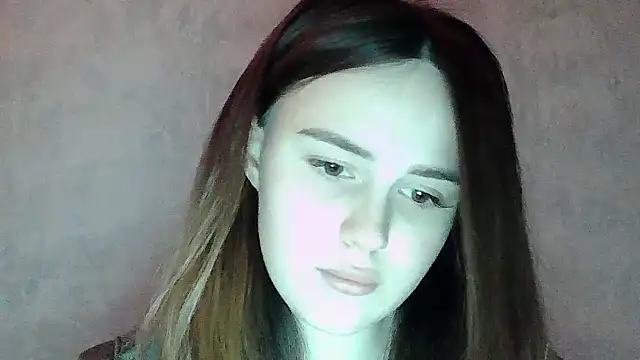 SweetLoraa online show from April 12, 2026, 7:19 pm