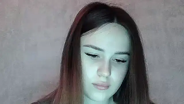 SweetLoraa online show from April 17, 2026, 2:31 pm