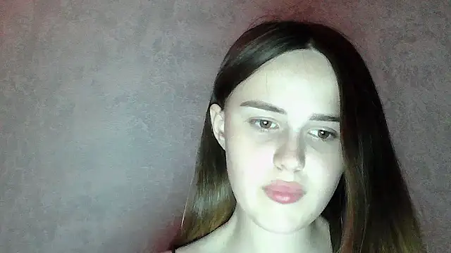 SweetLoraa online show from July 6, 2026, 7:49 pm