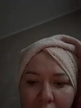 SunnyLeila2101 online show from December 20, 2025, 5:47 am