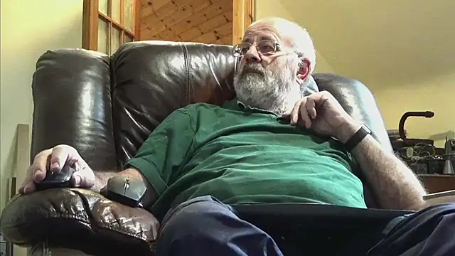 Snapshot of janzer13 chatting on September 14, 2025, 12:48 pm janzer13 online show from September 14, 2025, 12:48 pm