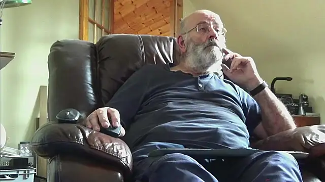 Snapshot of janzer13 chatting on September 16, 2025, 1:34 pm janzer13 online show from September 16, 2025, 1:34 pm