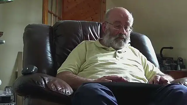 Snapshot of janzer13 chatting on September 19, 2025, 1:01 pm janzer13 online show from September 19, 2025, 1:01 pm