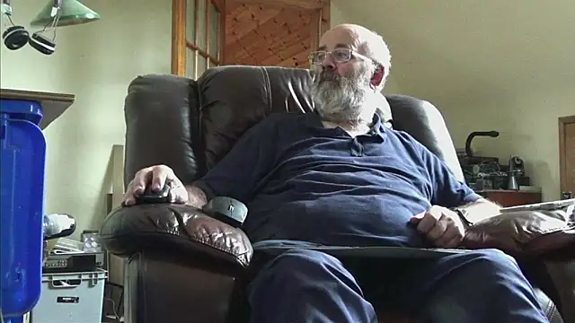 Snapshot of janzer13 chatting on September 30, 2025, 2:00 pm janzer13 online show from September 30, 2025, 2:00 pm