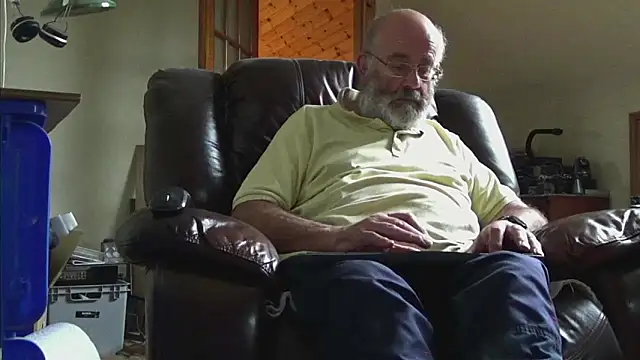 Snapshot of janzer13 chatting on October 3, 2025, 1:52 pm janzer13 online show from October 3, 2025, 1:52 pm