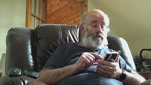 Snapshot of janzer13 chatting on October 5, 2025, 1:53 pm janzer13 online show from October 5, 2025, 1:53 pm