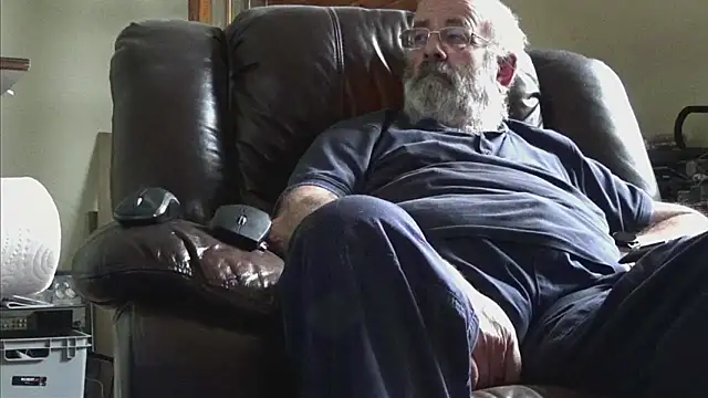 Snapshot of janzer13 chatting on October 18, 2025, 1:01 pm janzer13 online show from October 18, 2025, 1:01 pm