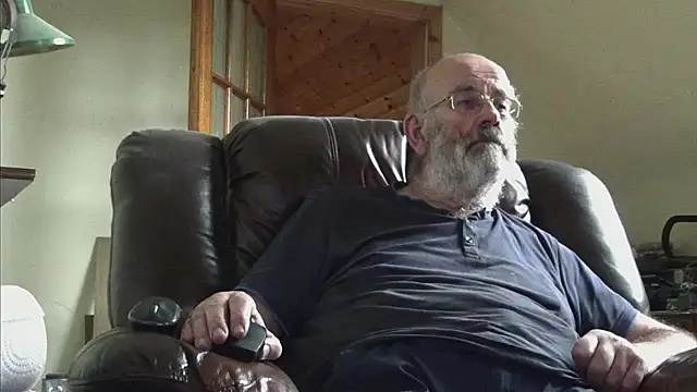 Snapshot of janzer13 chatting on October 20, 2025, 1:44 pm janzer13 online show from October 20, 2025, 1:44 pm